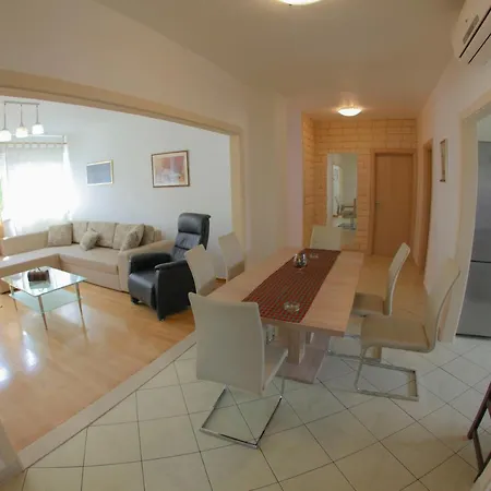 Apartman Mirko Apartment *